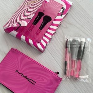 MAC Wave Your Wand Brush Kit Face Eye Shadow Brow Powder Bag BRAND NEW